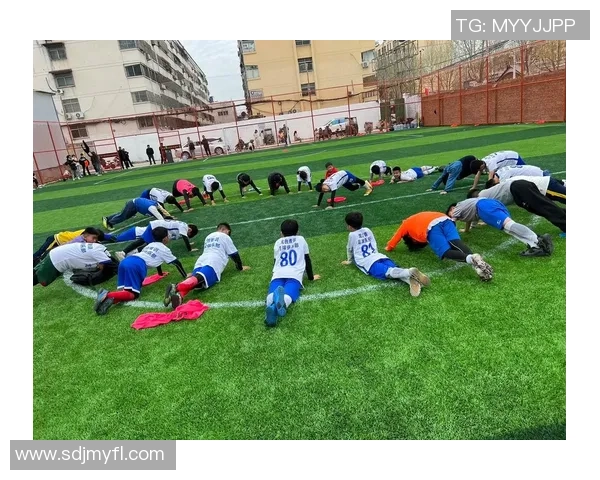 全面解析如何踢足球的技巧与训练方法视频教程助你成为足球高手